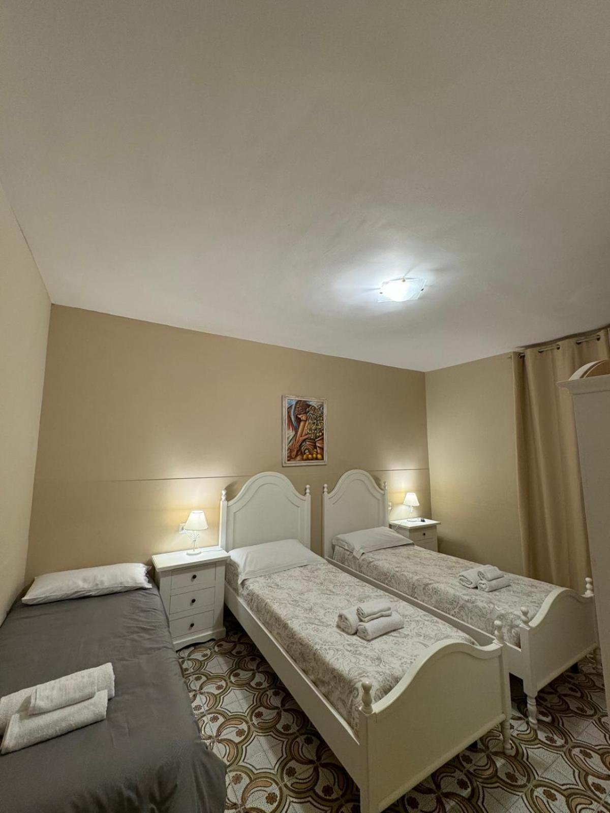Casa Vacanze Villa Angelina Giardini Naxos Exteriör bild