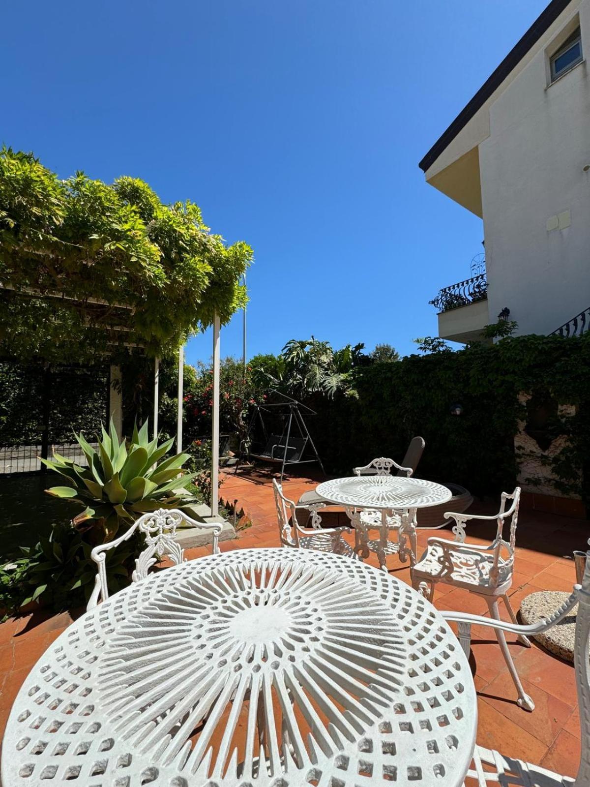 Casa Vacanze Villa Angelina Giardini Naxos Exteriör bild