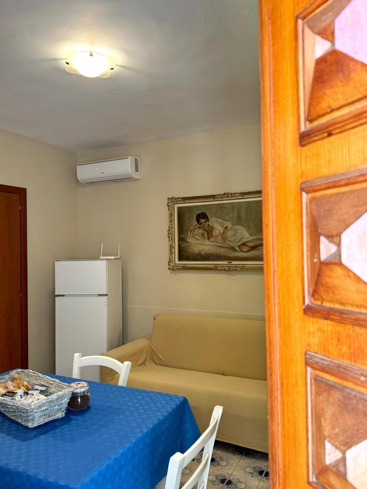 Casa Vacanze Villa Angelina Giardini Naxos Exteriör bild