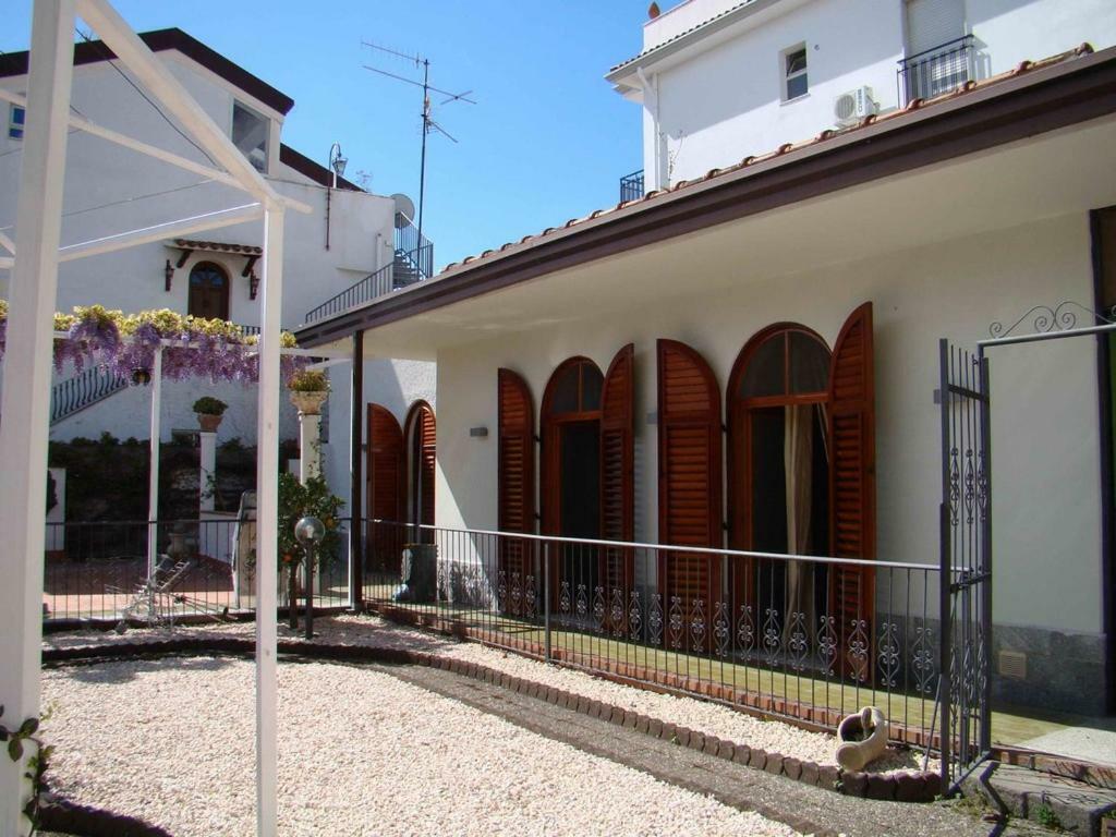 Casa Vacanze Villa Angelina Giardini Naxos Exteriör bild